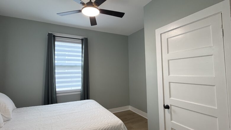 Front Bedroom with Queen bed